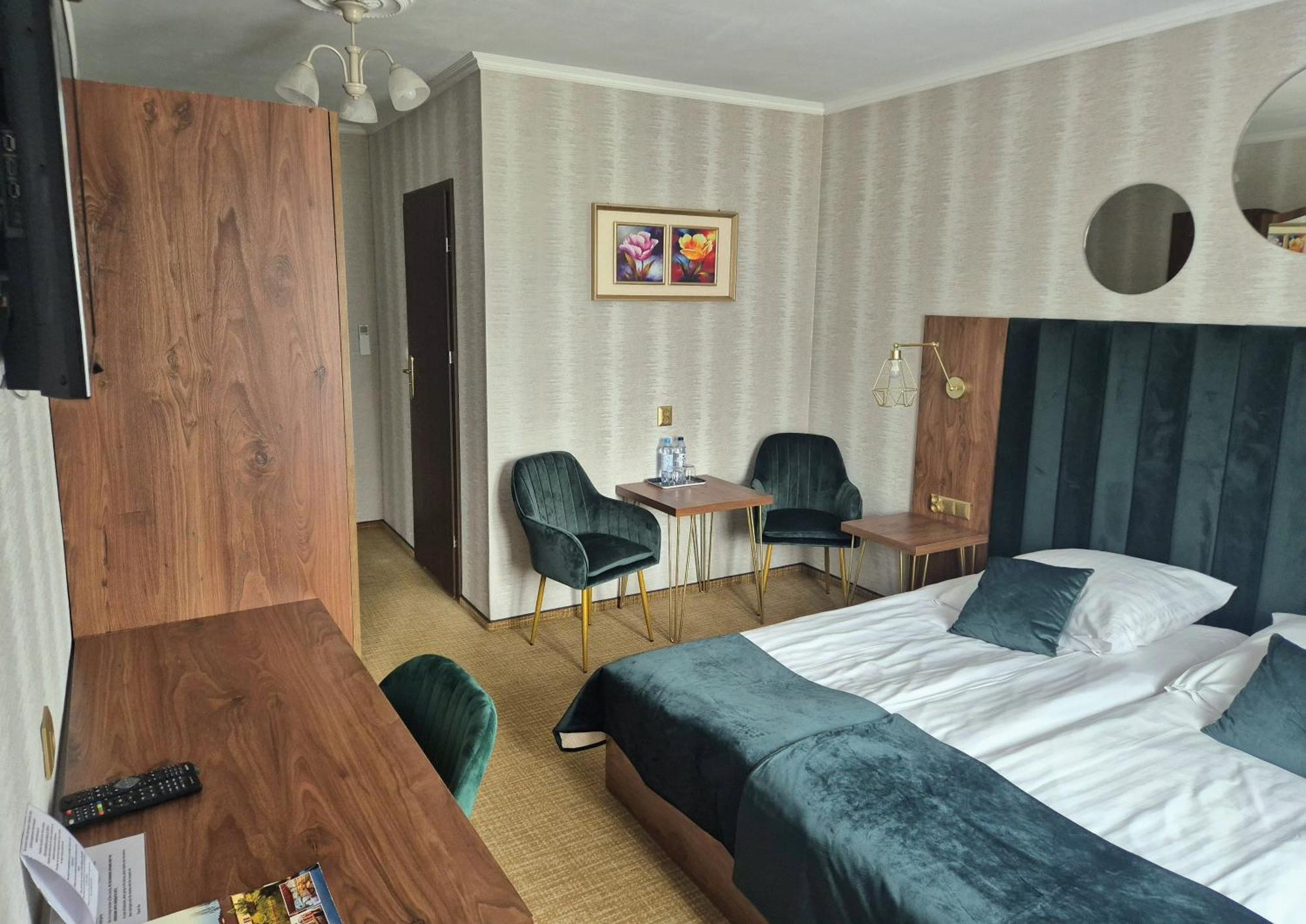 Dworek Nad Stawem & Laznia Piwna Ostrów Mazowiecka Exteriér fotografie